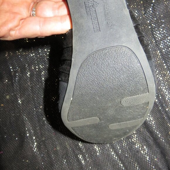 BOGO Fergalicious by Fergie Black Micro Suede & Satin Heels Pumps size 11 - Picture 13 of 15